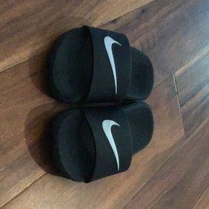 Nike slides 13c black.